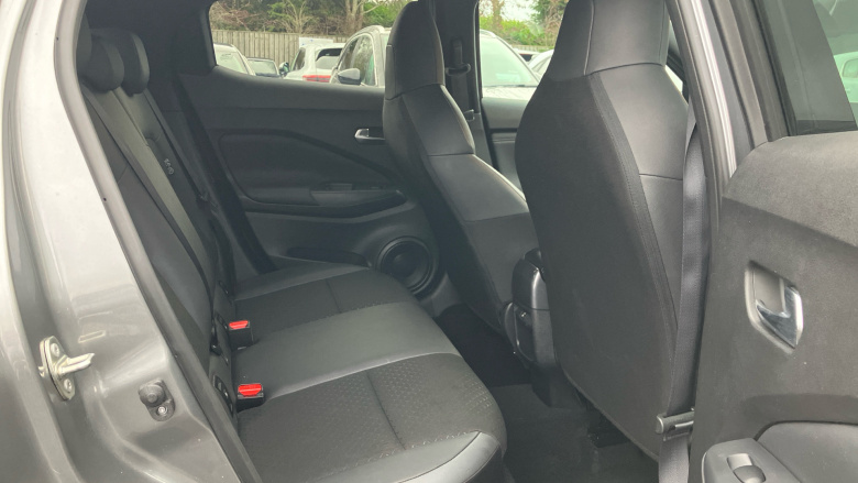 Nissan Juke 1.0 DiG-T 114 N-Connecta 5dr DCT Petrol Hatchback